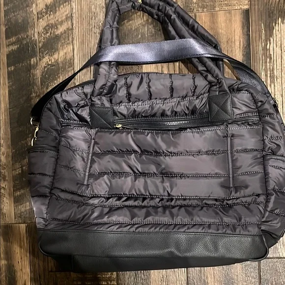 Isaac Mizrahi Black and Gray Travel Bag - Picture 2 of 3